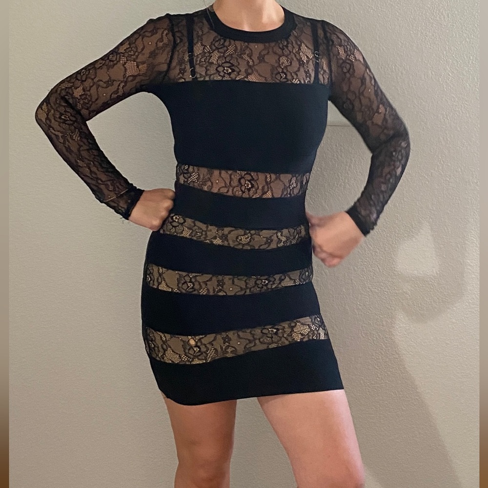 Beautiful body con BCBG dress perfect for feeling amazing while going out